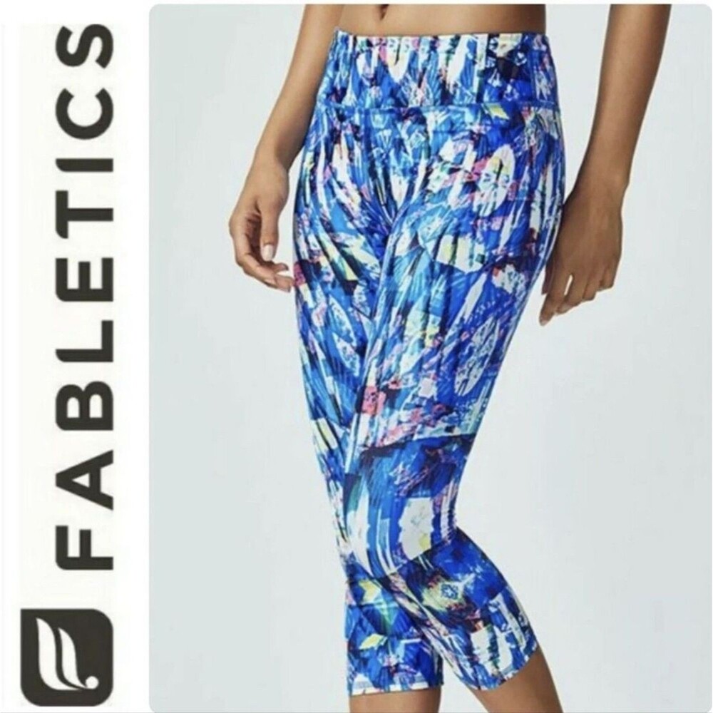 Fabletics Define PowerHold Mid-Rise Capri Leggings Reef Print Blue S - Picture 2 of 8